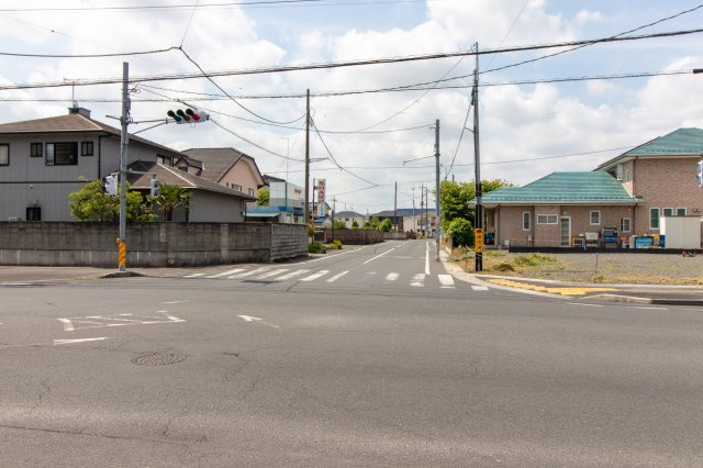 足利市八幡町の売地の前面道路含む現地写真