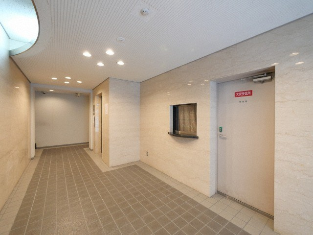 レバンガ西本町APのロビー