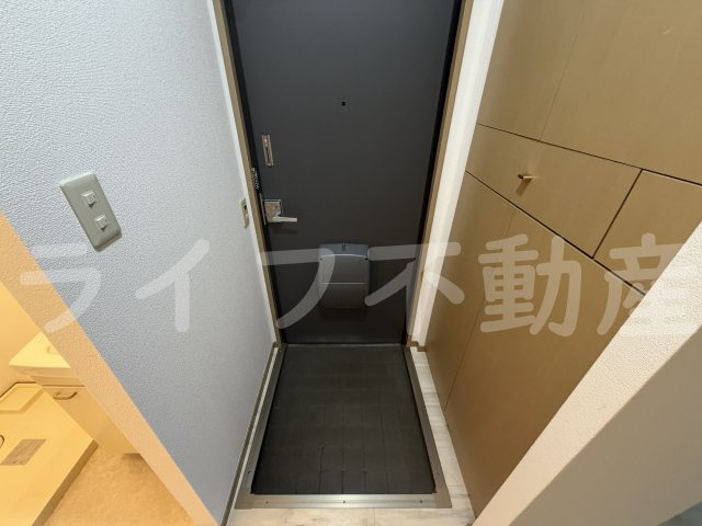 サンビレッジ・ラポール C棟の玄関