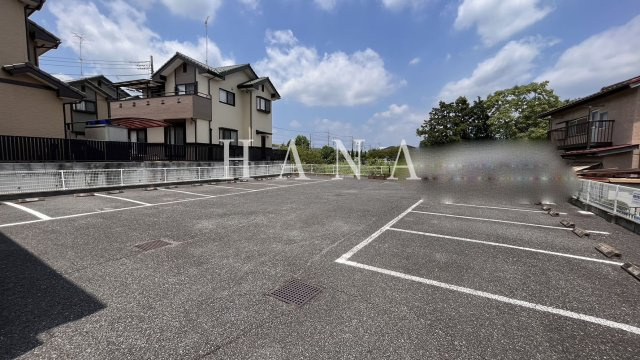 グリーンヒル古宮の駐車場