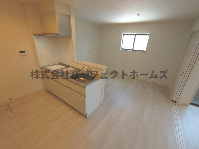 プレミール郡津の居間・リビング|ゆったり過ごせる居間です