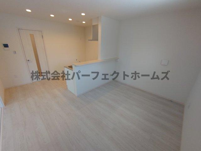 プレミール郡津の居間・リビング|こちらのリビングで趣味の時間をお楽しみください