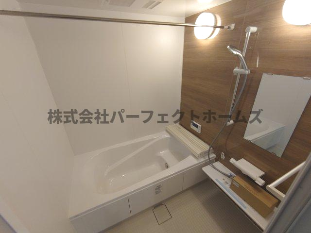 プレミール郡津の浴室|きれいなお風呂です