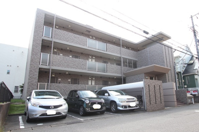 しっかりした外観の建物です