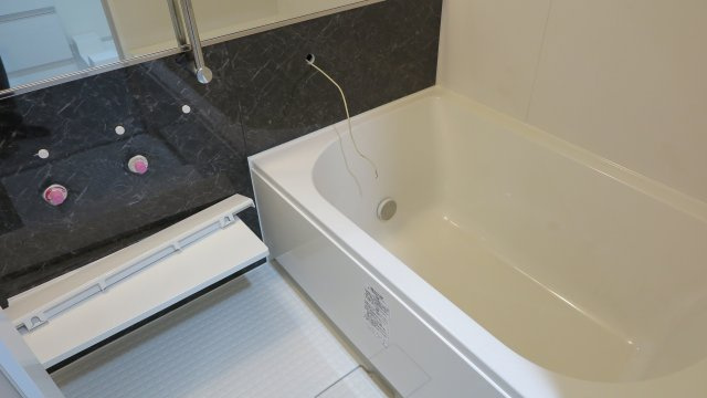 ルマージュ新町の浴室