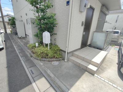 【エントランス】 | シャトリエ城南Ⅰ | 落ち着いたエントランスです