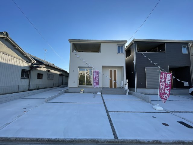 南区要町第4 全5棟　＜仲介手数料無料＞千鳥小・名南中　新築一戸建ての外観|撮影
社長の村田です！
自らプレイヤーとして営業しています
長年の経験と実績から皆様により良いマイホーム購入のご提案をいたします。
住宅ローンの不安や購入後の不安等何でもご相談ください。