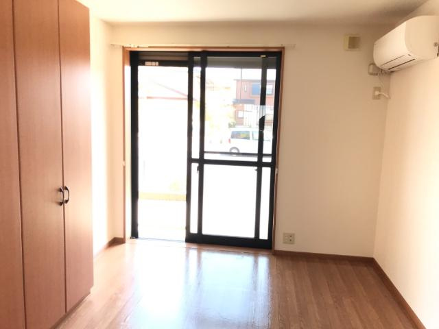 アルパインガーデンの居間・リビング|洋室