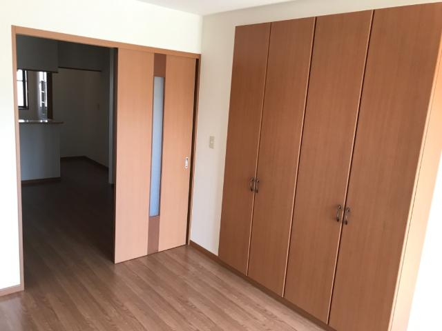 アルパインガーデンの寝室|洋室