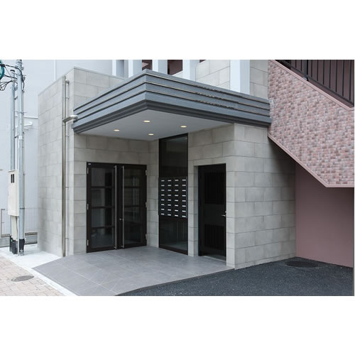熊本市中央区船場町３丁目の賃貸マンションのエントランス