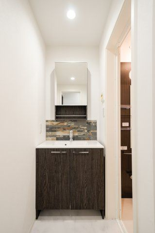 知多市新舞子字西畑ケ　DIMOLTO新舞子の独立洗面台