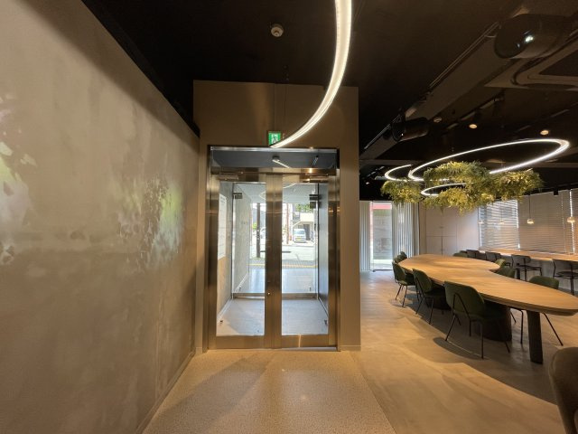 シャイニースクエア浜松のエントランス