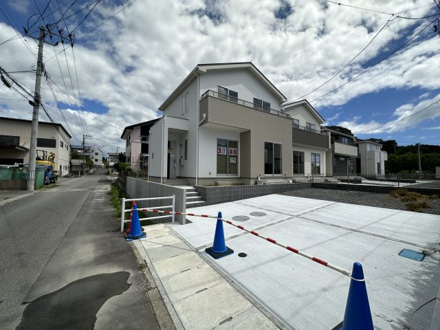平下荒川3期4棟の駐車場|2台以上可