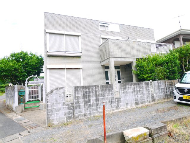 東金市松之郷　中古戸建の外観|内装リフォーム済み平成23年浴室 1階トイレ交換 ミサワホーム施工軽量鉄骨５LDK 屋上付き