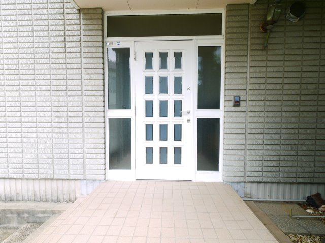 東金市松之郷　中古戸建の玄関|内装リフォーム済み平成23年浴室 1階トイレ交換 ミサワホーム施工軽量鉄骨５LDK 屋上付き
