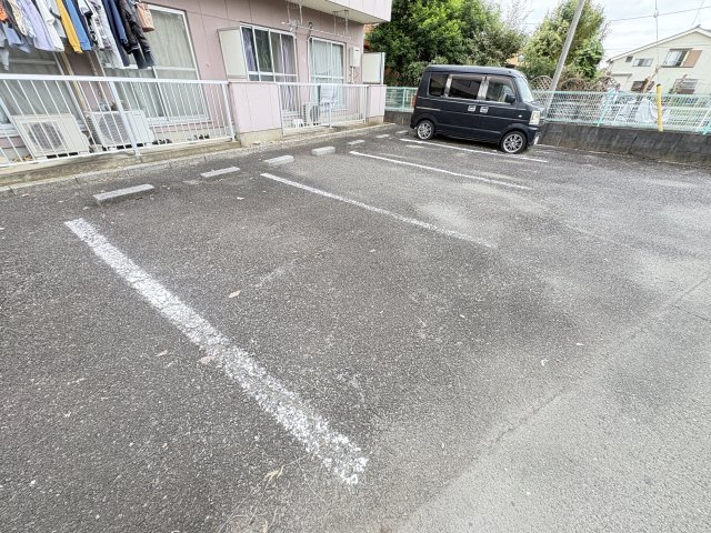 ビューハイム昭島Ⅱの駐車場