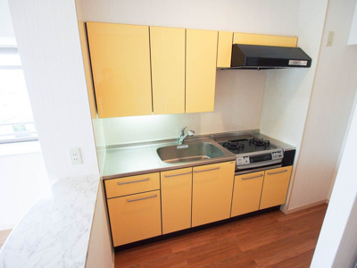 【キッチン】 | 井相田アーバンスクエア | 別号室の写真になります。現況優先。