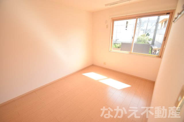 【寝室】 | 落ち着いた色調の寝室です