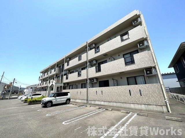 徳島市万代町６丁目の賃貸マンションの外観|建物外観を気になさる方へ、見た目の良い物件です