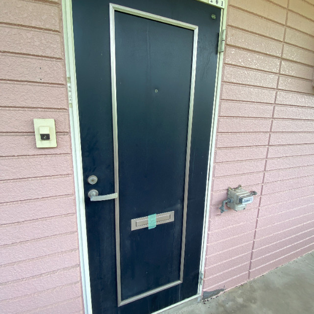 ハイツタカサキ１号棟のエントランス