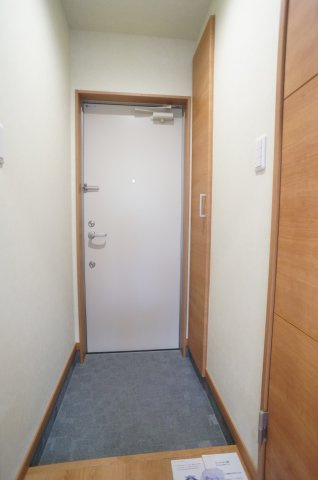 ナウハウス山本の玄関