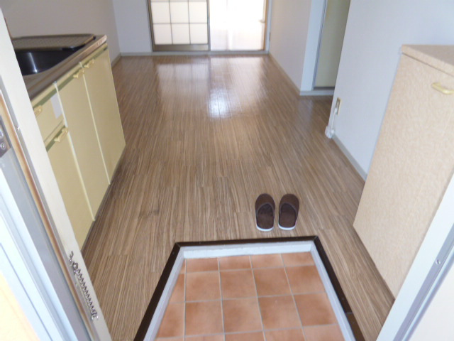 プレジール岡部Ｂの玄関