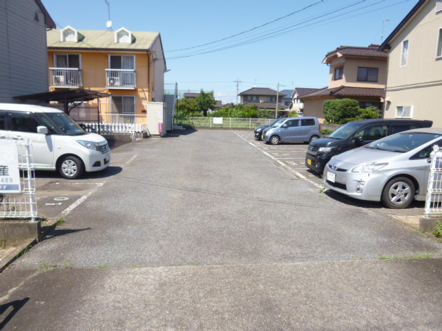 プレジール岡部Ｂの駐車場