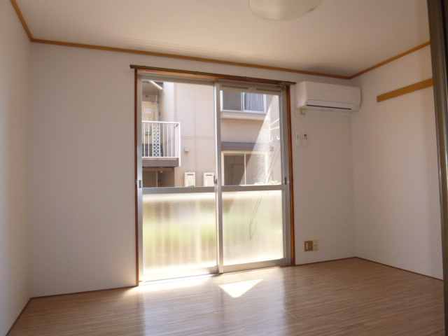 プレジール岡部Ｂの居間・リビング