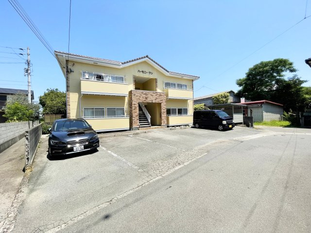 ハーモニーワンの駐車場