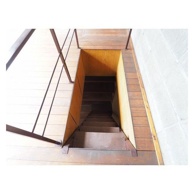 問屋町貸倉庫の内装