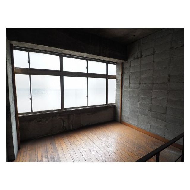 問屋町貸倉庫の内装