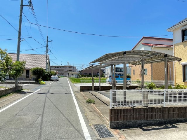 高崎市新町　中古の前面道路含む現地写真