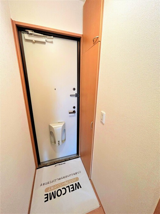 ボン・ヴォヤージュ　Ｂの玄関