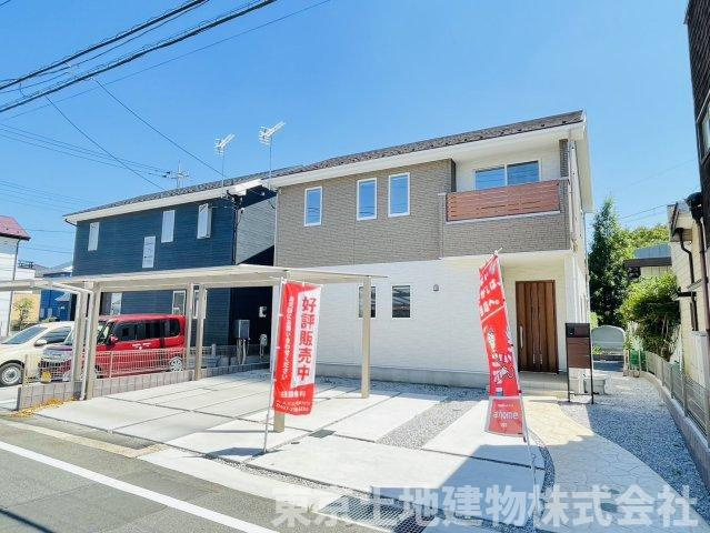 伊勢崎市平和町分譲住宅１号棟の前面道路含む現地写真|北道路なのでプライバシーが守られて安心です。