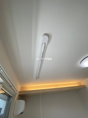 【洋室】 | ザ サンハート八代 | 【ザ サンハート八代】室内物干し器、間接照明