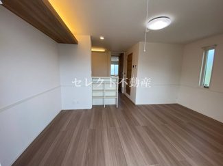 【居間・リビング】 | ザ サンハート八代 | 【ザ サンハート八代】エアコン・照明・間接照明完備です♪