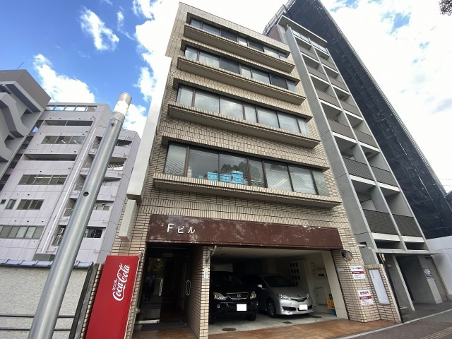 Fビル