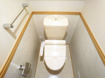 【トイレ】 | ドルフエンデ | 温水洗浄便座付です