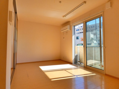 【居間・リビング】 | ドルフエンデ | LDK11.8帖