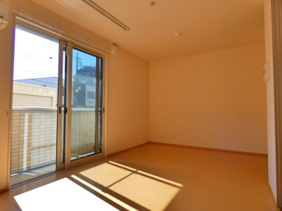 【居間・リビング】 | ドルフエンデ | 駅前ですが陽当り良好です！