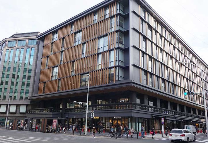 SUINA（すいな）室町（1293m） 