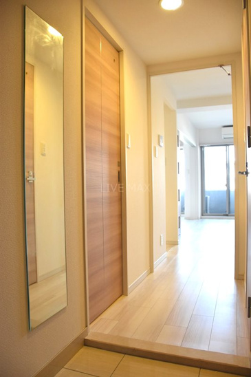 【玄関】ルーエ五条堀川 