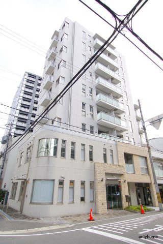 アースブルージュの外観