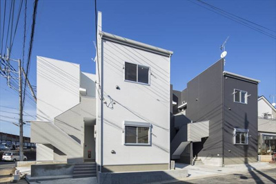 【エントランス】 | ザ・レジデンス岩槻 | 清潔なエントランスです