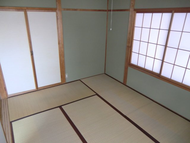 コーポウエストの和室