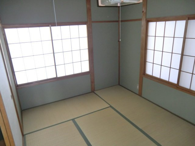 コーポウエストの和室