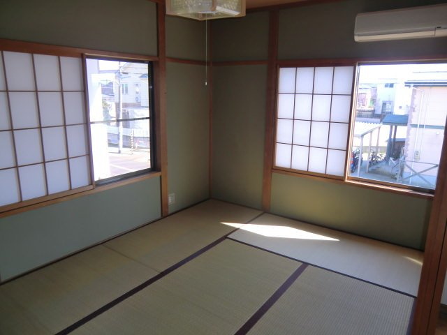 コーポウエストの和室