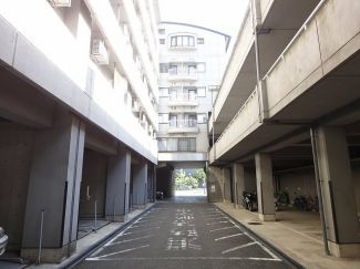 スクリーン3233の駐車場