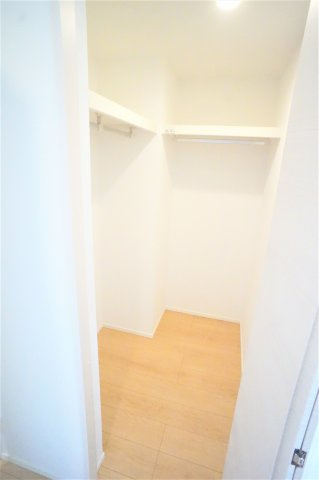 エスカイヤーⅨの収納|ウォークインクローゼットでたっぷり収納できますよ