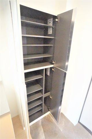 エスカイヤーⅨの玄関|大きいシューズボックス付いてますよ